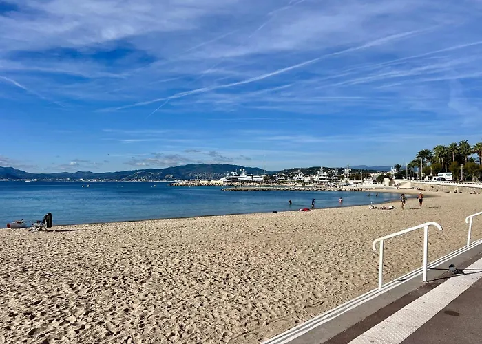 Apt In Pointe Croisette Beach & Large Terrace アパート